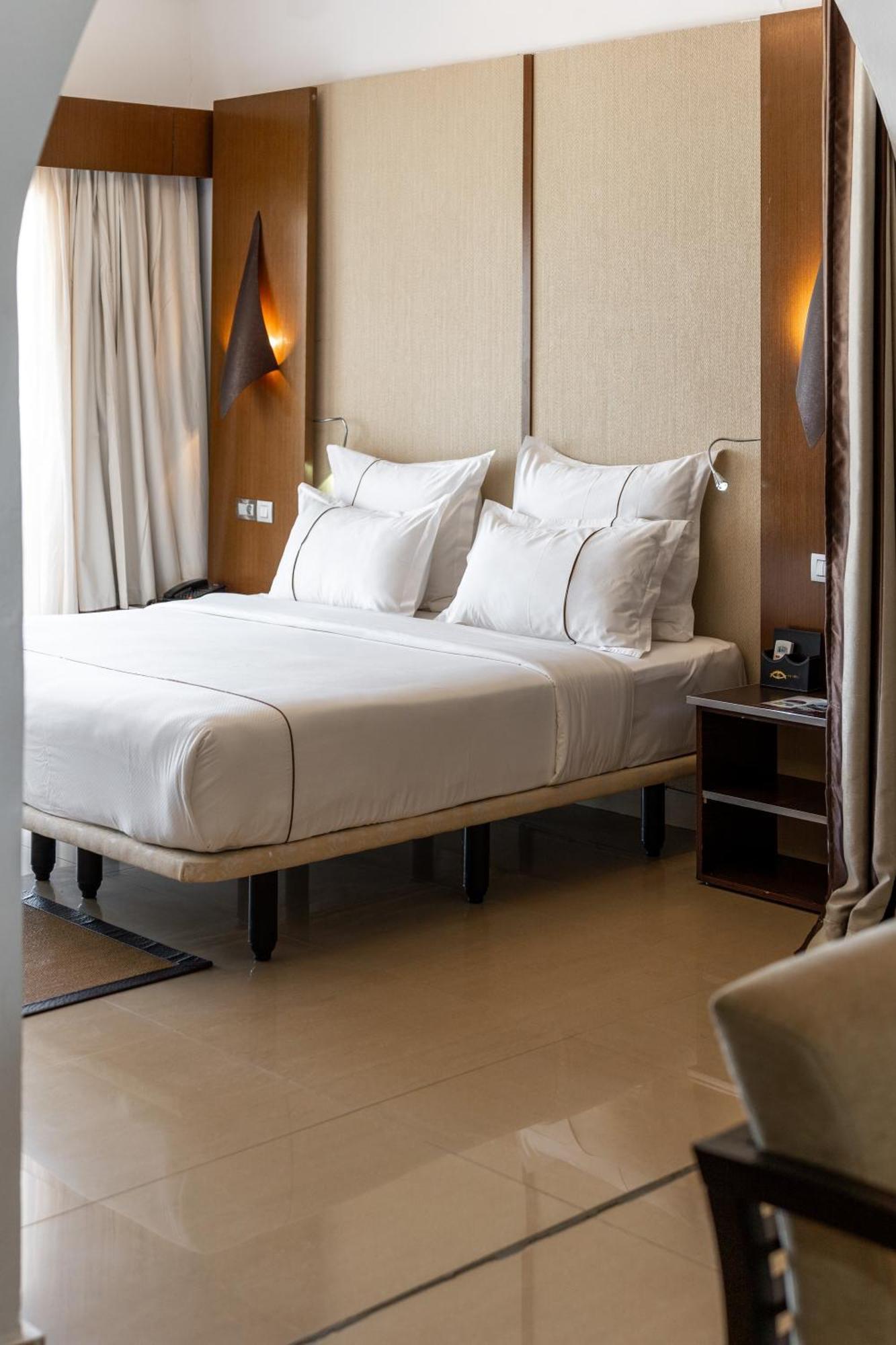 Iris Hotel Toubab Dialo Extérieur photo